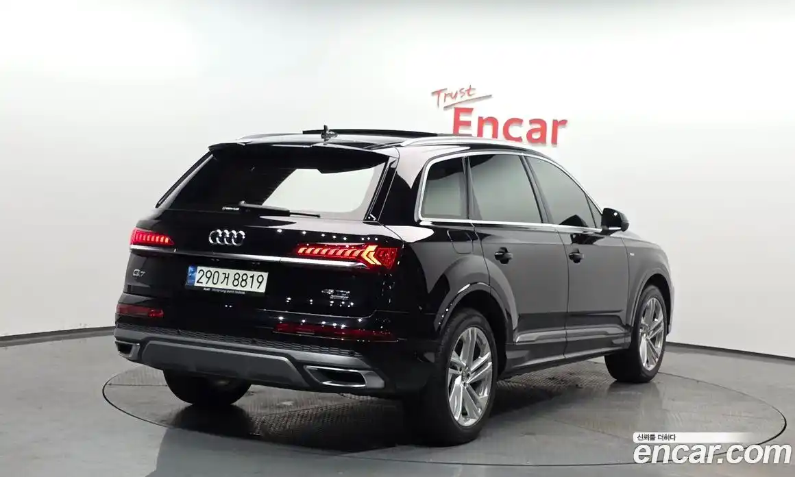 Audi Q7 2021 3.0 Автомат в Москве № 593056, фото 1