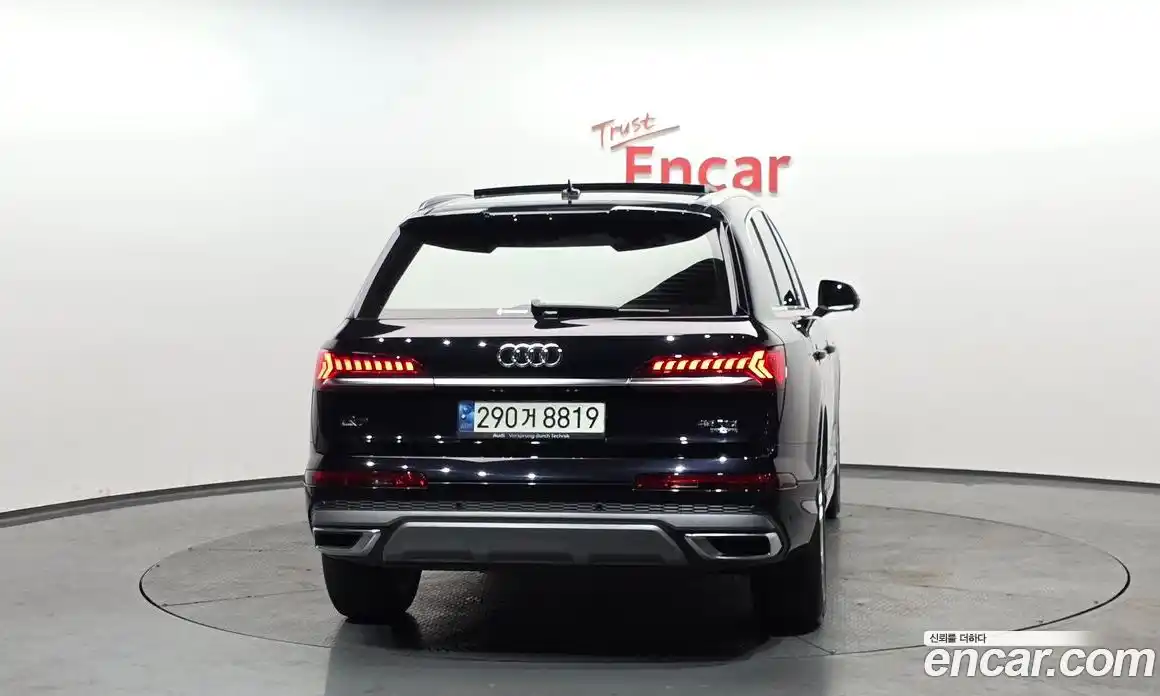 Audi Q7 2021 3.0 Автомат в Москве № 593056, фото 3