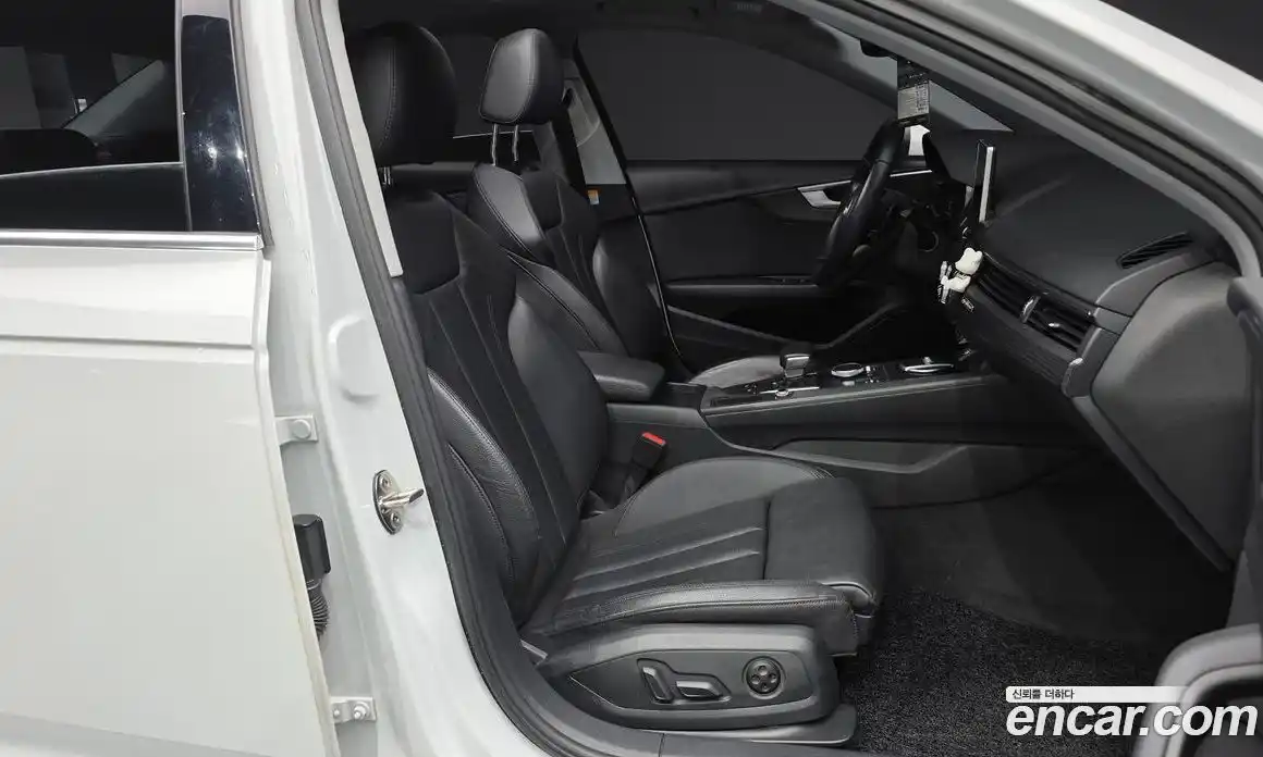 Audi A4 2018 2.0 Автомат в Москве № 593352, фото 11