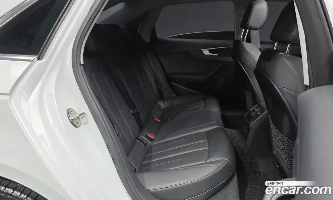 Audi A4 2018 2.0 Автомат в Москве № 593352, фото 12