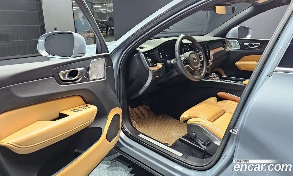 Volvo XC60 2023 2.0 Автомат в Москве № 593613, фото 11