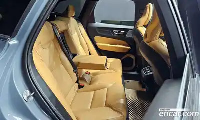 Volvo XC60 2023 2.0 Автомат в Москве № 593613, миниатюра 12