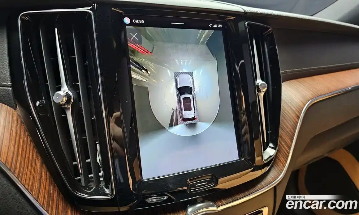 Volvo XC60 2023 2.0 Автомат в Москве № 593613, фото 14