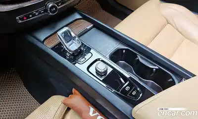 Volvo XC60 2023 2.0 Автомат в Москве № 593613, миниатюра 9