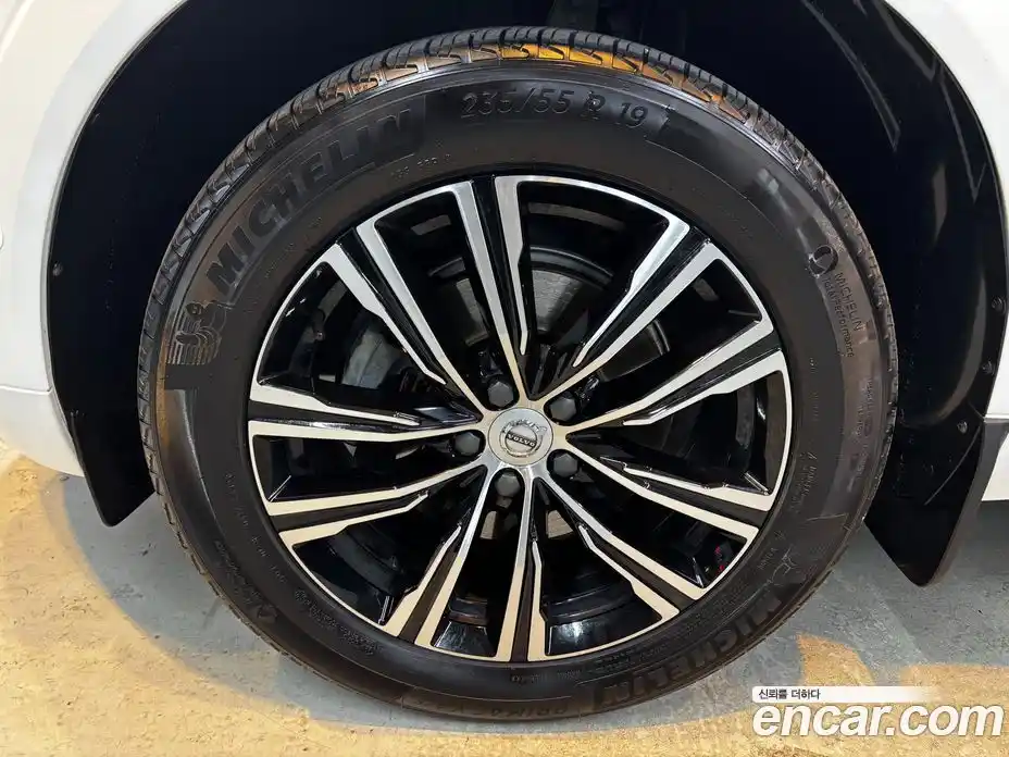 Volvo XC60 2022 2.0 Автомат в Москве № 593760, фото 5