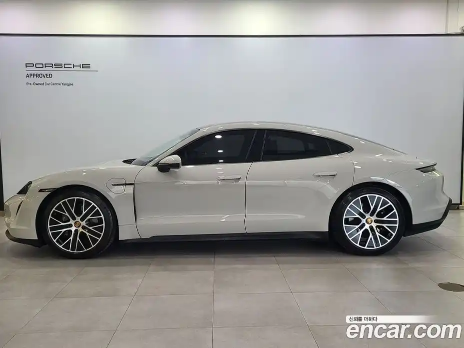 Porsche Taycan 2023 0.1 Автомат в Москве № 594403, фото 4