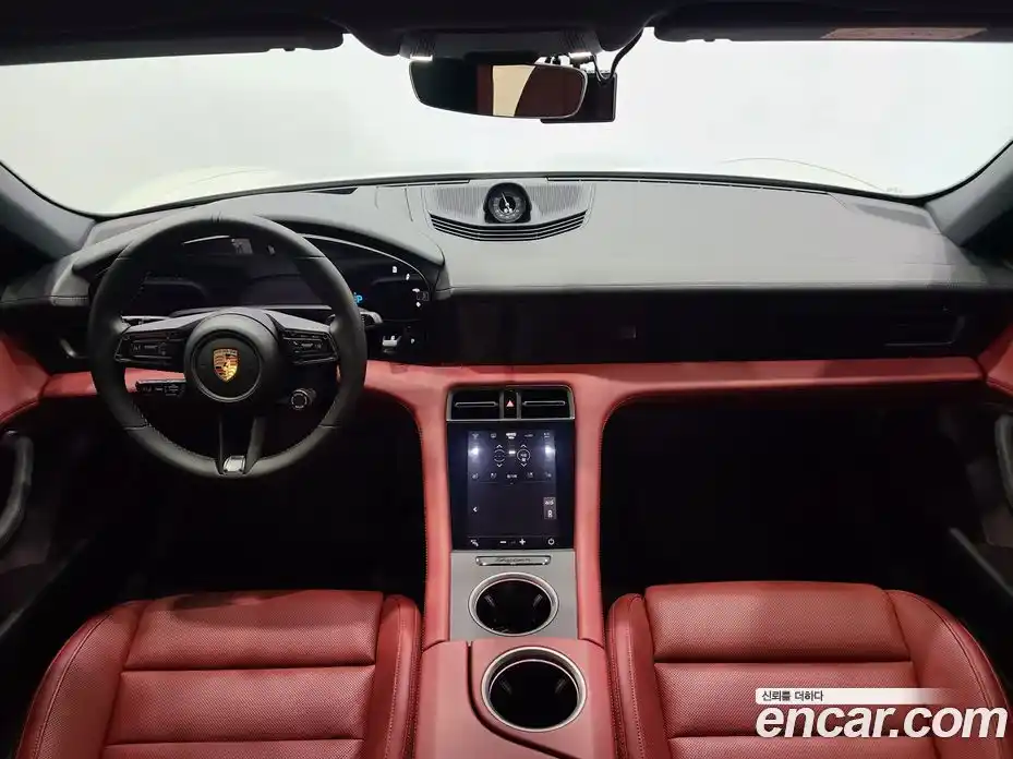 Porsche Taycan 2023 0.1 Автомат в Москве № 594403, фото 9