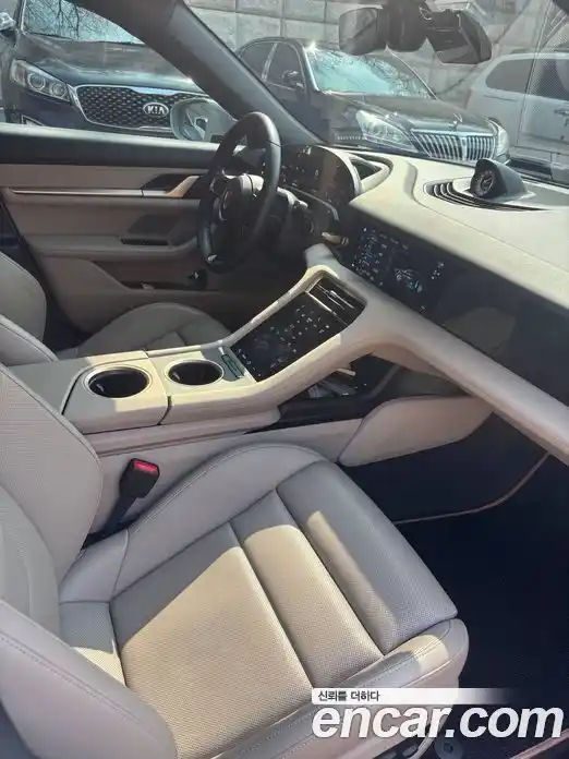 Porsche Taycan 2024 0.1 Автомат в Москве № 594409, фото 12