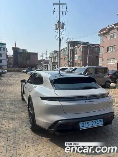 Porsche Taycan 2024 0.1 Автомат в Москве № 594409, миниатюра 4