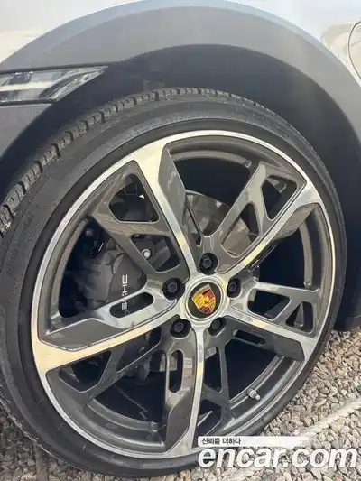 Porsche Taycan 2024 0.1 Автомат в Москве № 594409, миниатюра 8