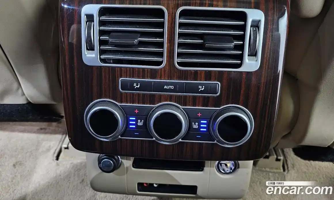 Land Rover Range-Rover 2016 4.4 Автомат в Москве № 594830, фото 17