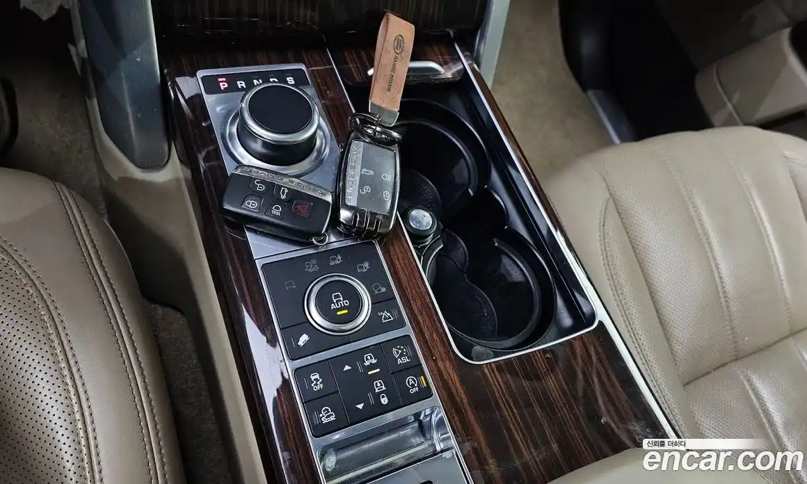 Land Rover Range-Rover 2016 4.4 Автомат в Москве № 594830, фото 9