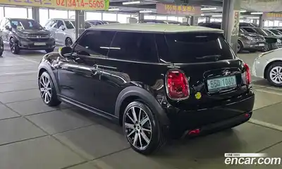 Mini Cooper 2022 Автомат в Москве № 595276, миниатюра 2