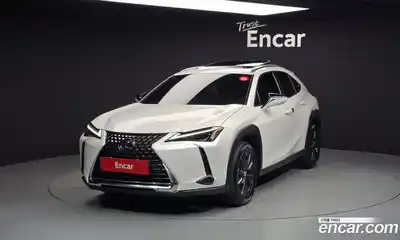 Lexus UX, 2024