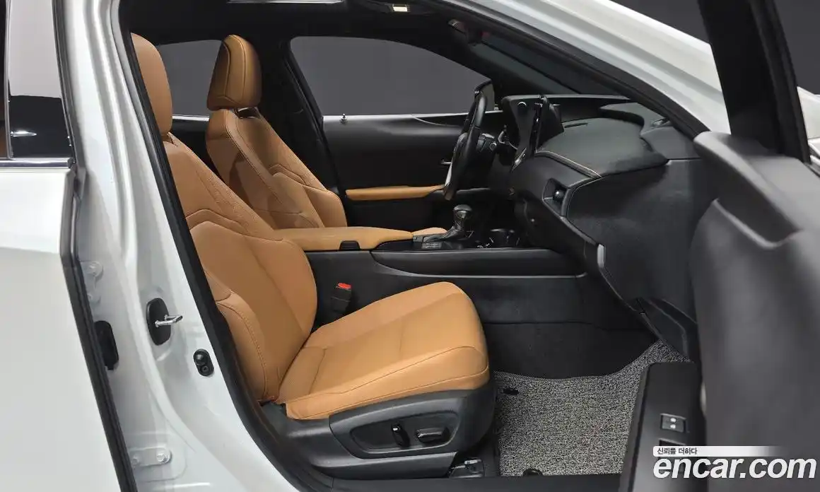 Lexus UX 2024 2.0 Автомат в Москве № 595515, фото 11