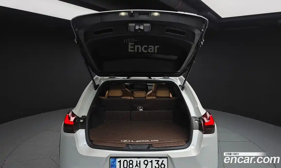 Lexus UX 2024 2.0 Автомат в Москве № 595515, фото 20