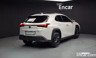 Lexus UX 2024 2.0 Автомат в Москве № 595515, миниатюра 2