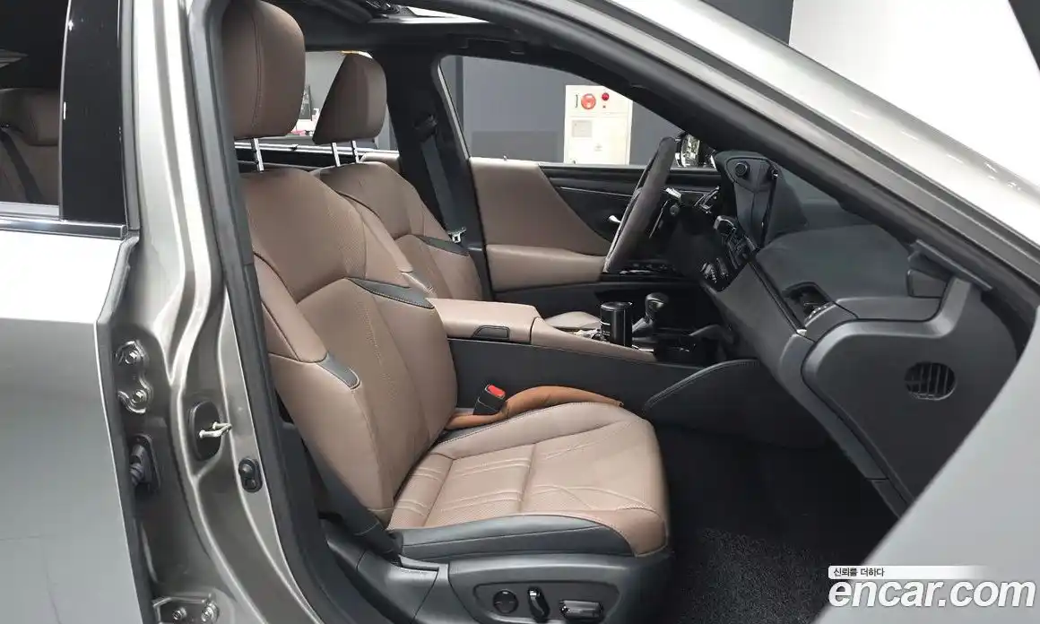 Lexus ES 2024 2.5 Автомат в Москве № 595525, фото 11