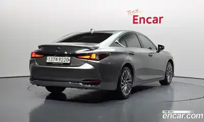 Lexus ES 2024 2.5 Автомат в Москве № 595525, миниатюра 2