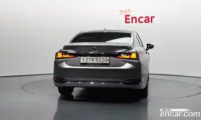 Lexus ES 2024 2.5 Автомат в Москве № 595525, миниатюра 4