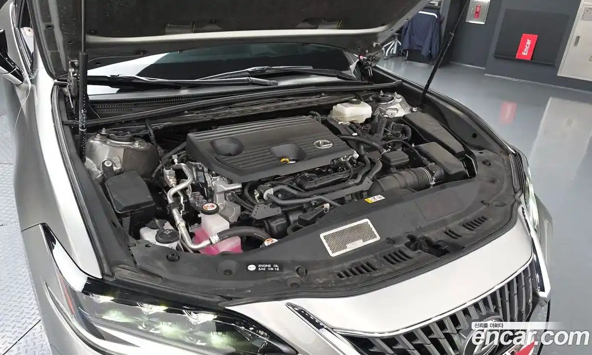 Lexus ES 2024 2.5 Автомат в Москве № 595525, фото 6