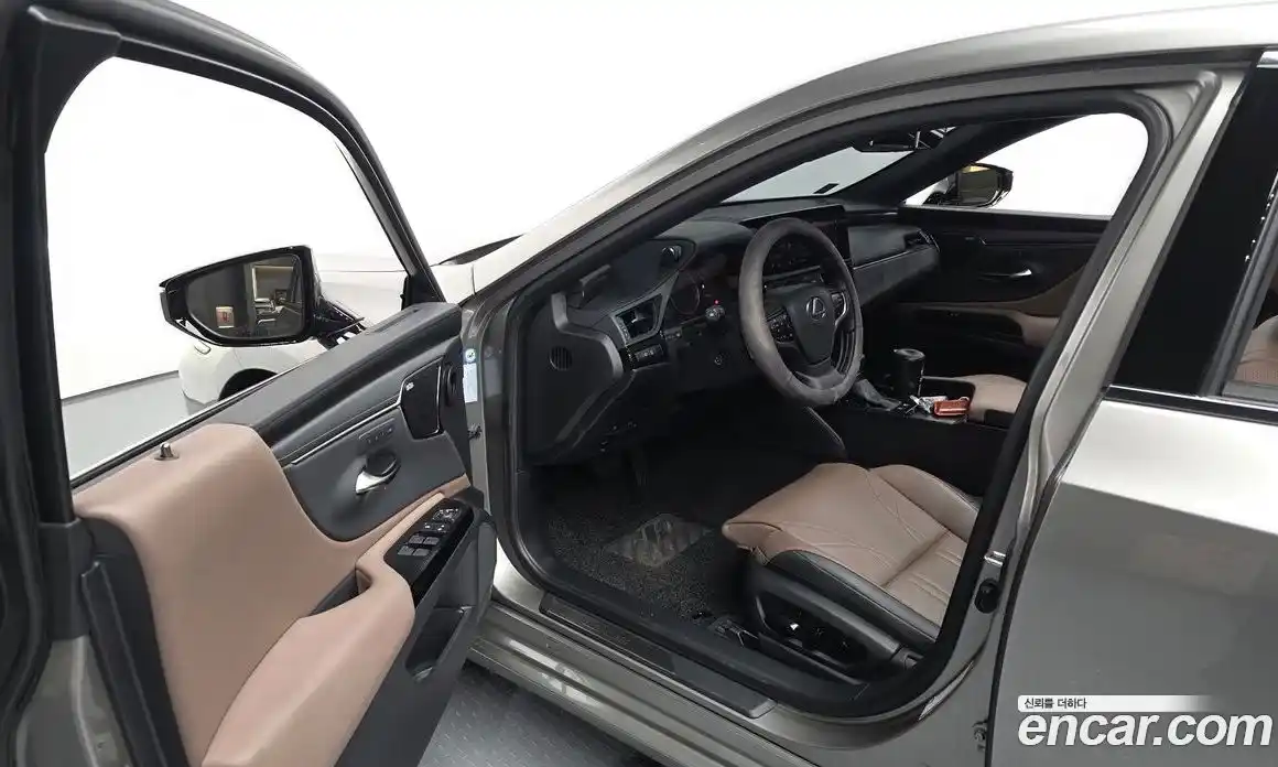 Lexus ES 2024 2.5 Автомат в Москве № 595525, фото 10