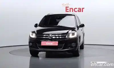 Volkswagen Tiguan 2016 2.0 Автомат в Москве № 595610, миниатюра 3