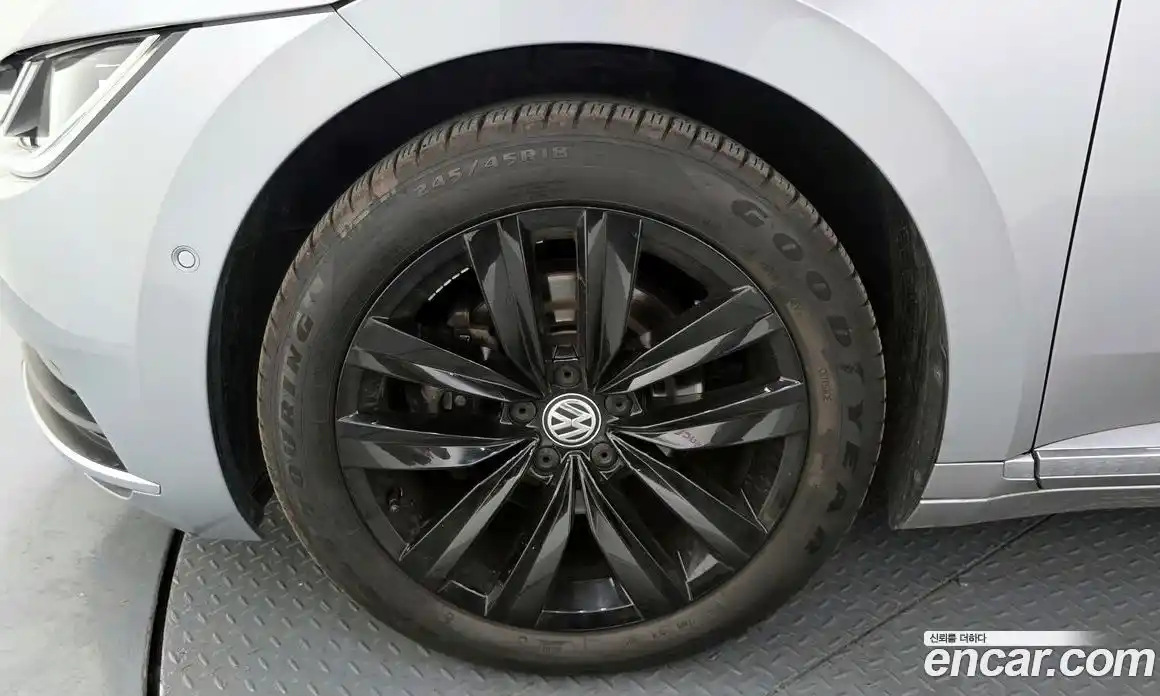 Volkswagen Arteon 2019 2.0 Автомат в Москве № 595625, фото 5