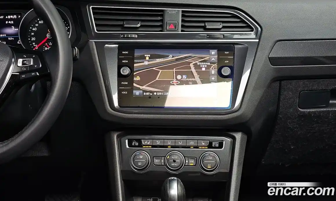 Volkswagen Tiguan 2018 2.0 Автомат в Москве № 595634, фото 15