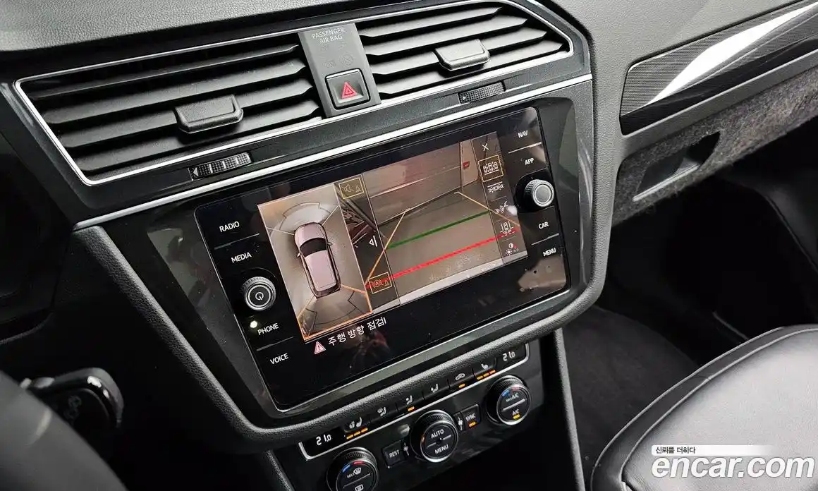 Volkswagen Tiguan 2018 2.0 Автомат в Москве № 595634, фото 16