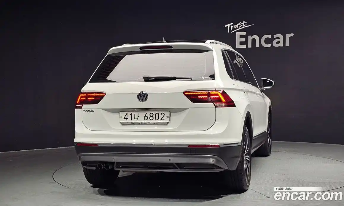Volkswagen Tiguan 2018 2.0 Автомат в Москве № 595634, фото 4