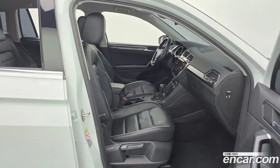 Volkswagen Tiguan 2020 2.0 Автомат в Москве № 595649, фото 11