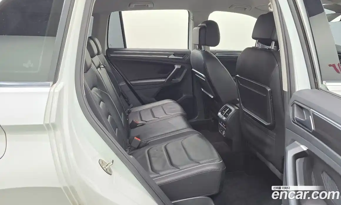 Volkswagen Tiguan 2020 2.0 Автомат в Москве № 595649, фото 12