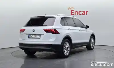 Volkswagen Tiguan 2020 2.0 Автомат в Москве № 595649, миниатюра 2
