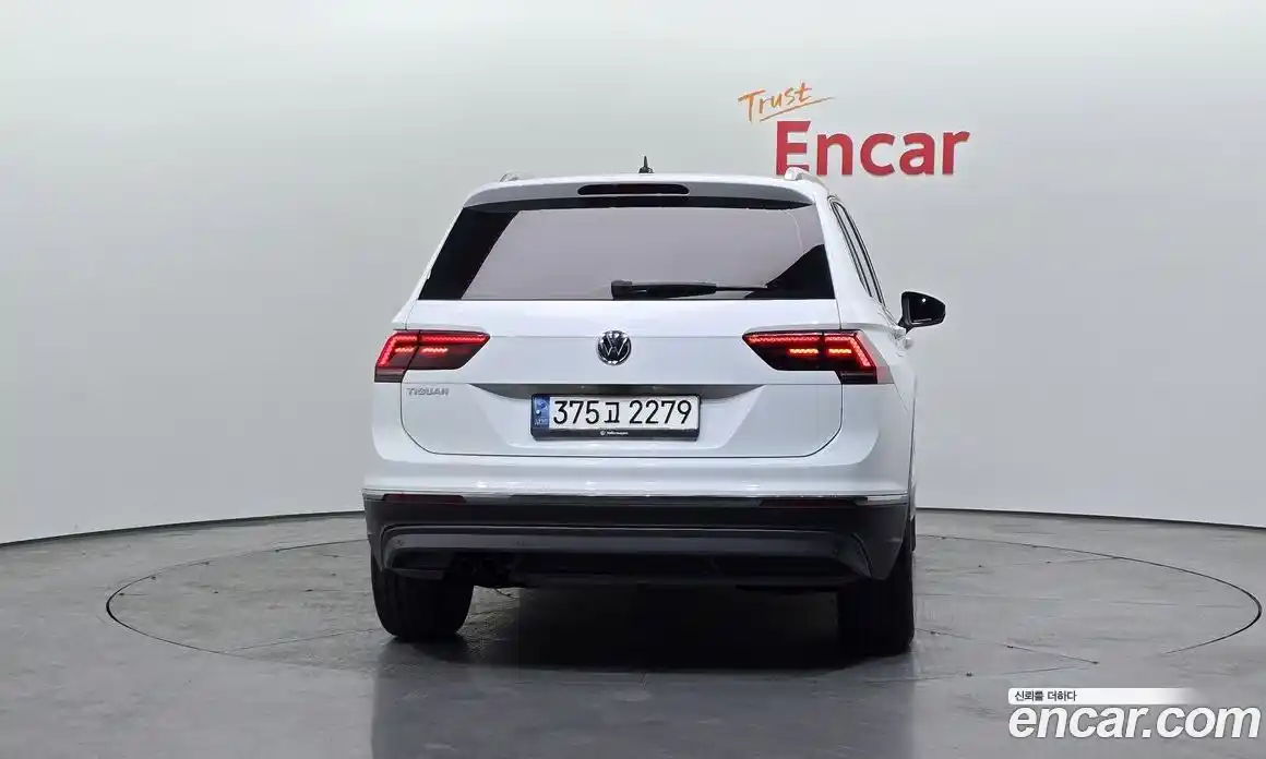 Volkswagen Tiguan 2020 2.0 Автомат в Москве № 595649, фото 4