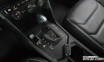 Volkswagen Tiguan 2020 2.0 Автомат в Москве № 595649, миниатюра 9