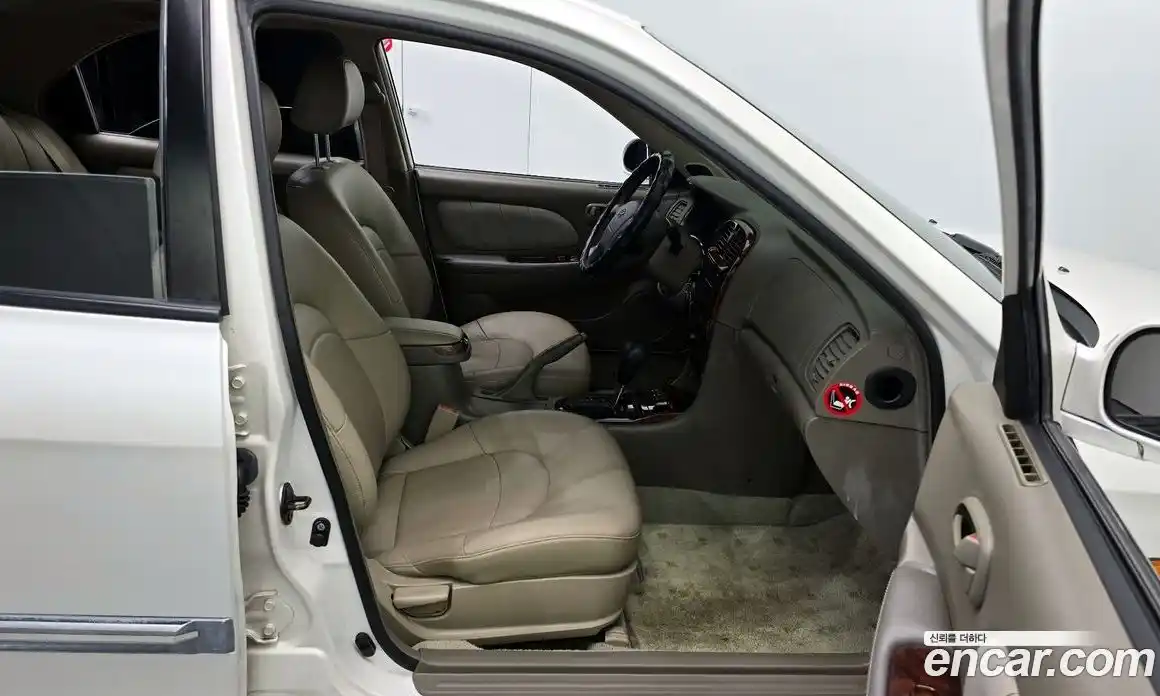 Hyundai Sonata 2000 2.0 Автомат в Москве № 608732, фото 10