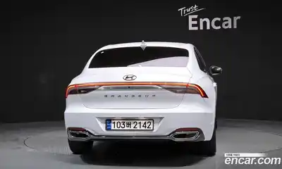 Hyundai Grandeur 2022 2.4 Автомат в Москве № 608991, миниатюра 4