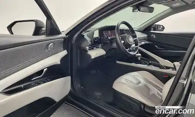 Hyundai Avante 2022 1.6 Автомат в Москве № 609145, миниатюра 10