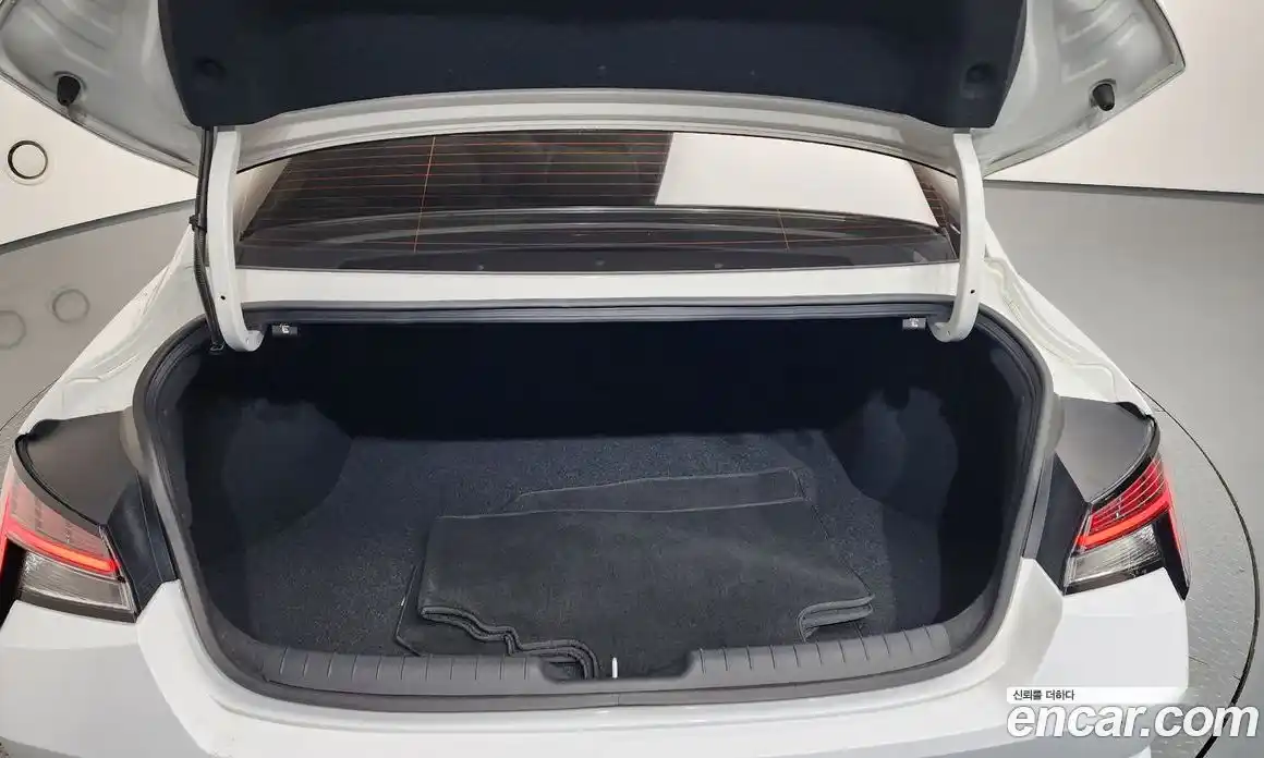 Hyundai Avante 2021 1.6 Автомат в Москве № 609268, фото 19