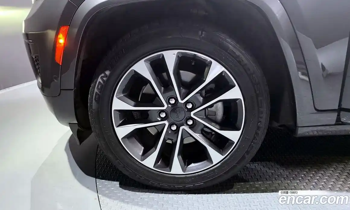 Jeep Cherokee 2022 3.6 Автомат в Москве № 609648, фото 4