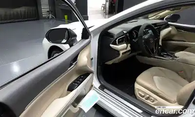 Toyota Camry 2018 2.5 Автомат в Москве № 609809, миниатюра 11