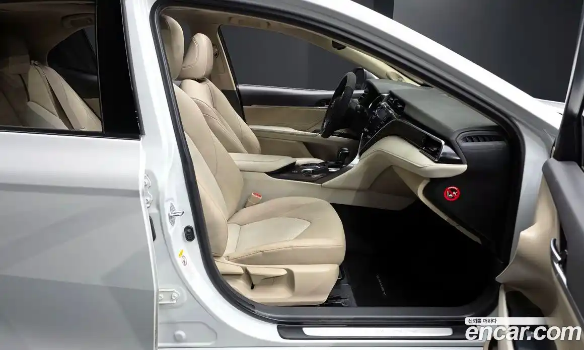 Toyota Camry 2018 2.5 Автомат в Москве № 609809, фото 10