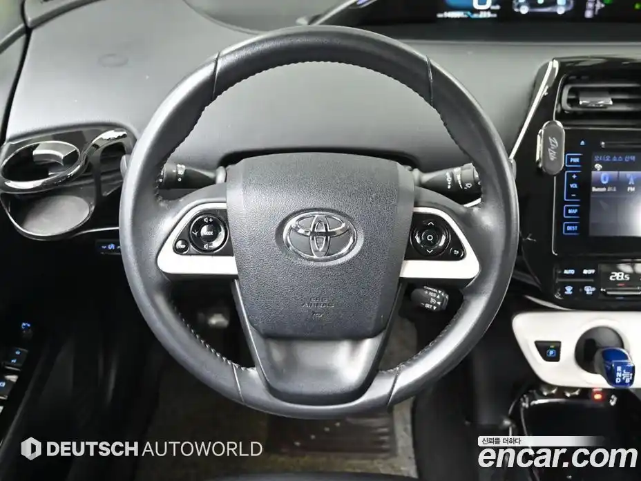 Toyota Prius 2017 1.8 Автомат в Москве № 609859, фото 13