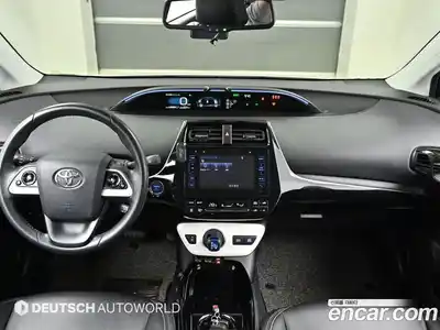 Toyota Prius 2017 1.8 Автомат в Москве № 609859, миниатюра 7