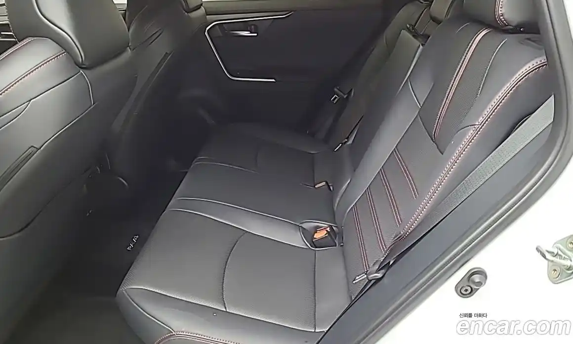 Toyota RAV4 2025 2.5 Автомат в Москве № 609882, фото 11