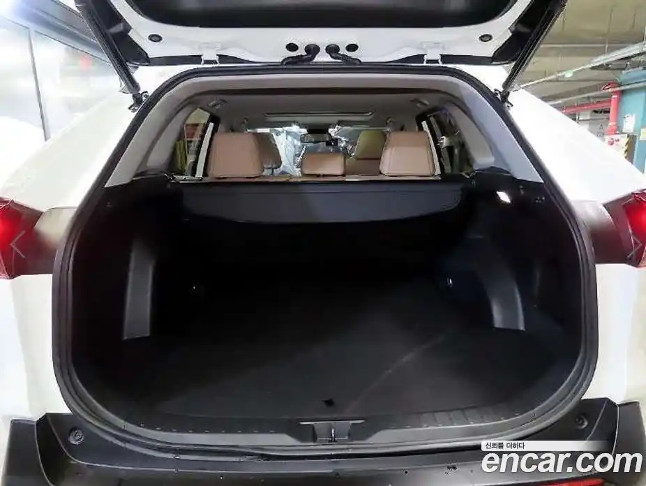 Toyota RAV4 2022 2.5 Вариатор в Москве № 609917, фото 17