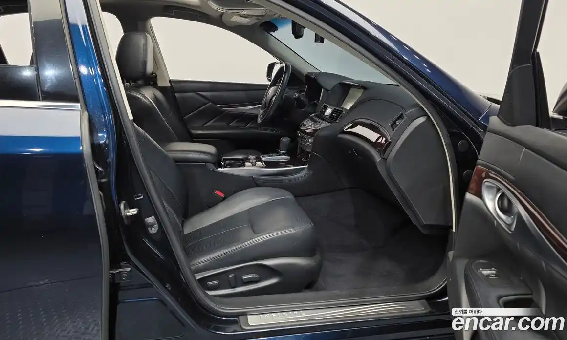 Infiniti Q70 2015 3.0 Автомат в Москве № 610993, фото 11