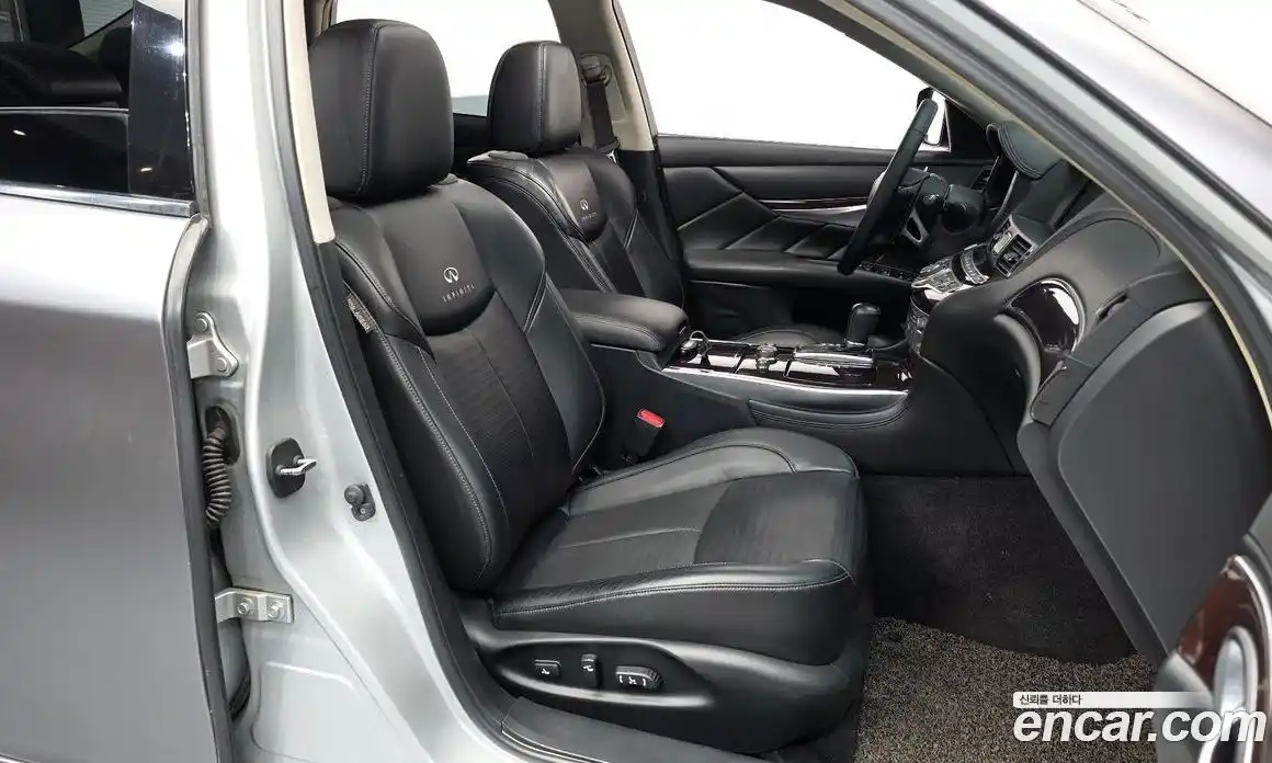 Infiniti M 2011 5.6 Автомат в Москве № 611034, фото 10