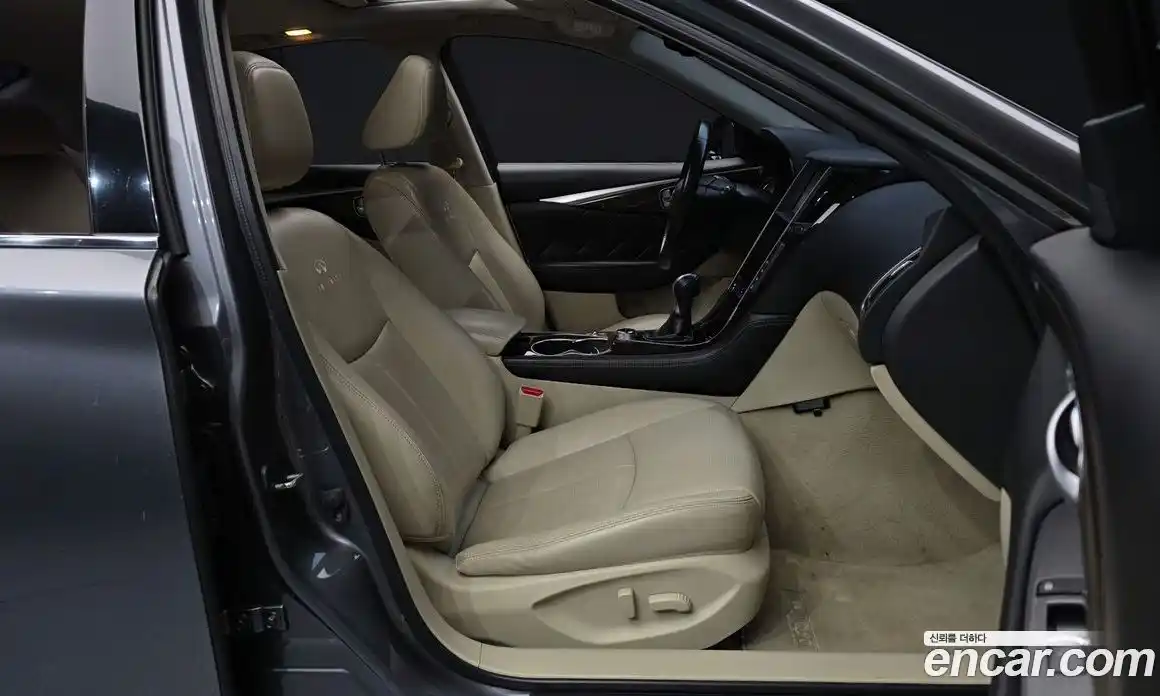 Infiniti Q50 2015 2.1 Автомат в Москве № 611037, фото 11